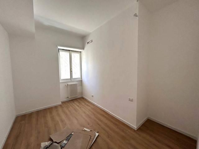 appartamento in vendita a Roma in zona Ardeatino