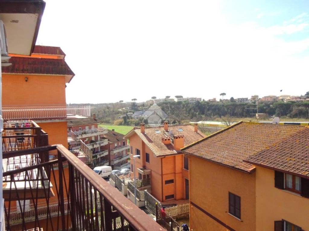 appartamento in vendita a Roma in zona Prima Porta