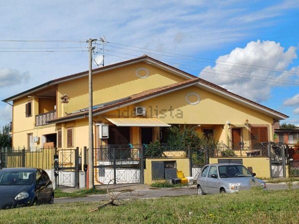 appartamento in vendita a Roma in zona Finocchio