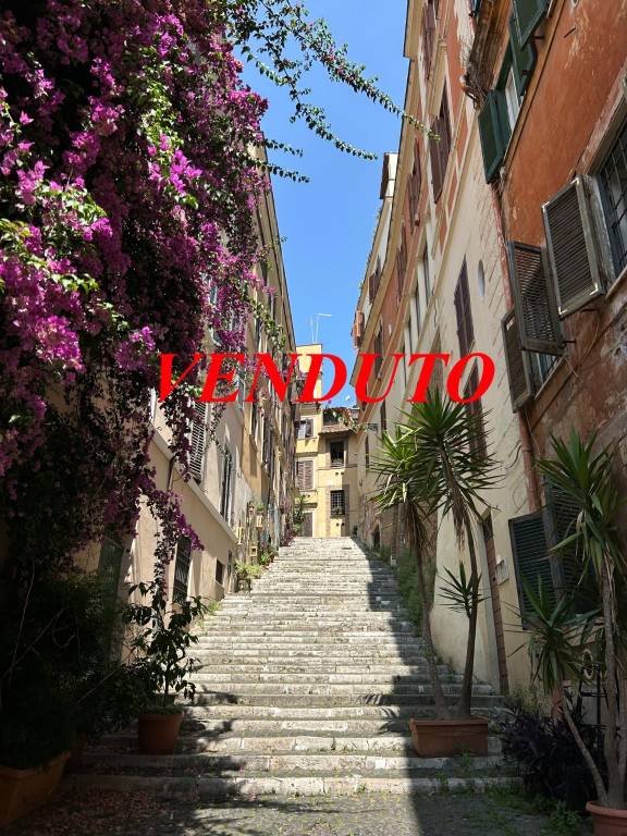 monolocale in vendita a Roma in zona Rione Monti/Campitelli