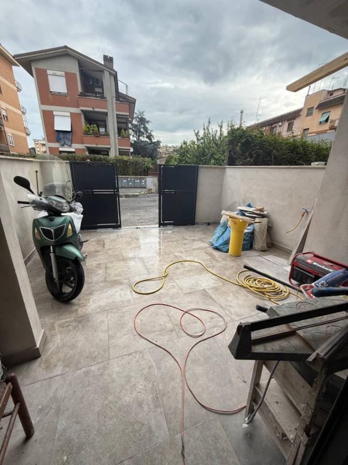 appartamento in vendita a Roma in zona Torre Maura