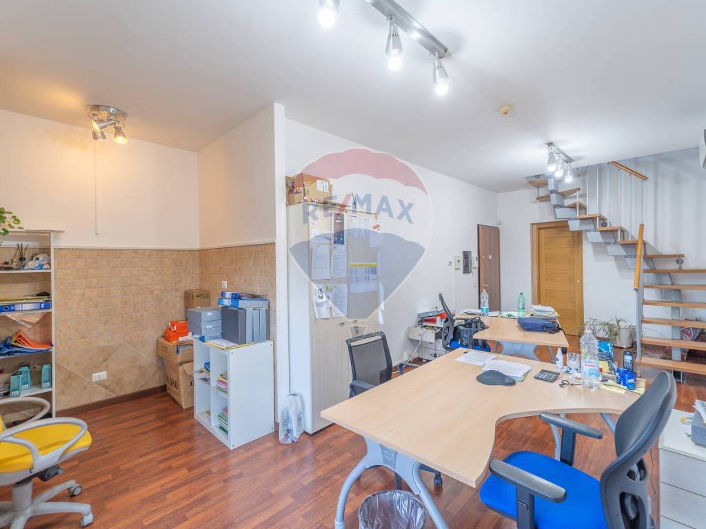 ufficio in vendita a Roma in zona Romanina