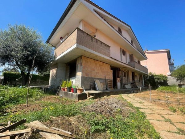 casa indipendente in vendita a Roma in zona Dragona/Bagnoletto