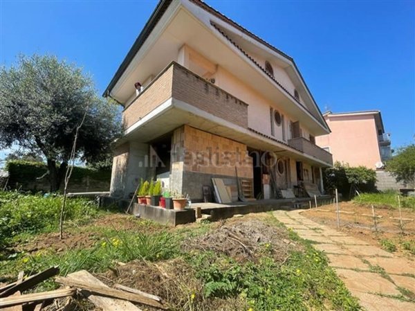 casa indipendente in vendita a Roma in zona Dragona/Bagnoletto