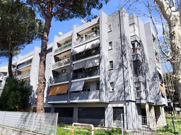 appartamento in vendita a Roma in zona Casal Monastero