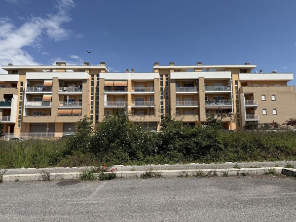 appartamento in vendita a Roma in zona Ponte di Nona