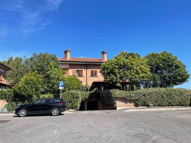 casa indipendente in vendita a Roma in zona Giuliano Dalmata