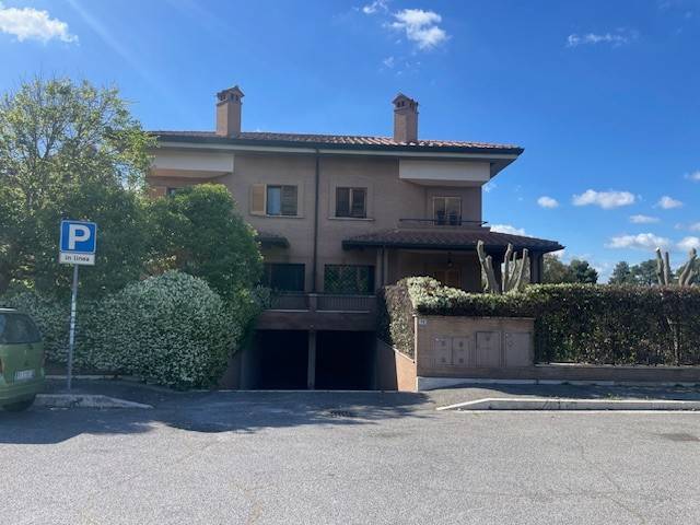 casa indipendente in vendita a Roma in zona Giuliano Dalmata