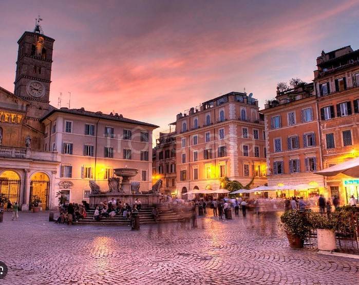 negozio in vendita a Roma in zona Trastevere