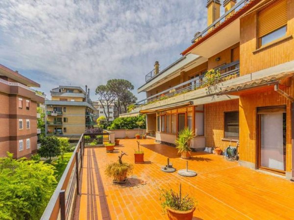 appartamento in vendita a Roma in zona Grottarossa
