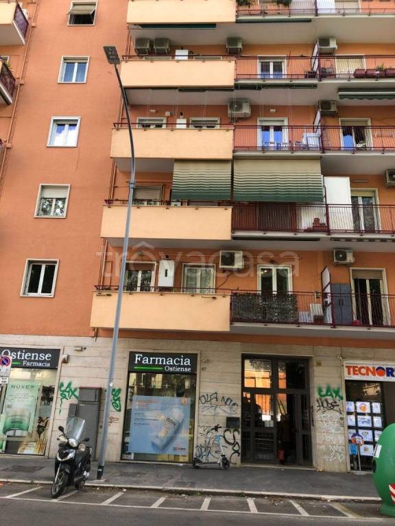 appartamento in vendita a Roma in zona Ostiense