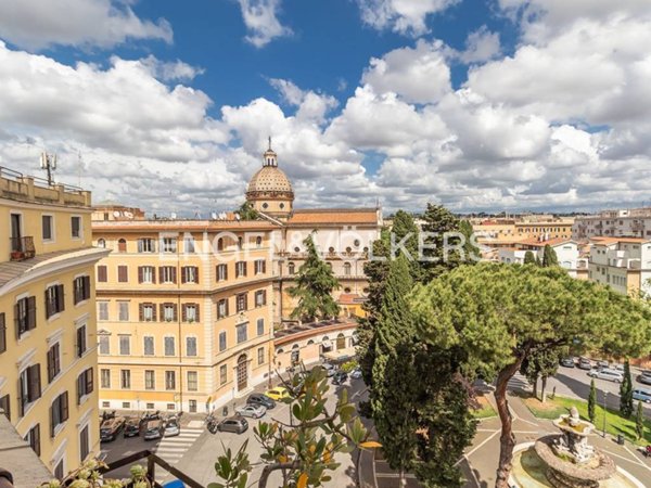 appartamento in vendita a Roma in zona Rione Prati