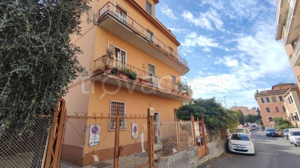 appartamento in vendita a Roma in zona Tuscolano