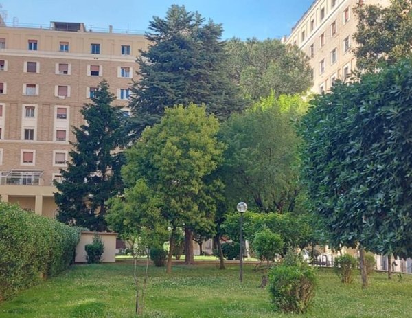 appartamento in vendita a Roma in zona Ardeatino