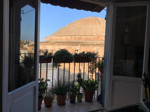 appartamento in vendita a Roma in zona Parione/Sant'Eustachio