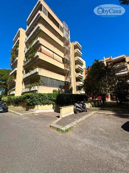 appartamento in vendita a Roma in zona Giuliano Dalmata