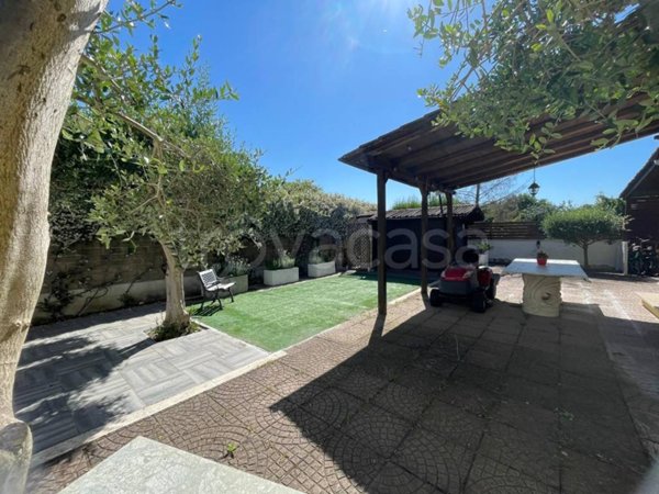 casa indipendente in vendita a Roma in zona Casal Monastero