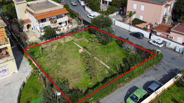 casa indipendente in vendita a Roma in zona Ostia Antica