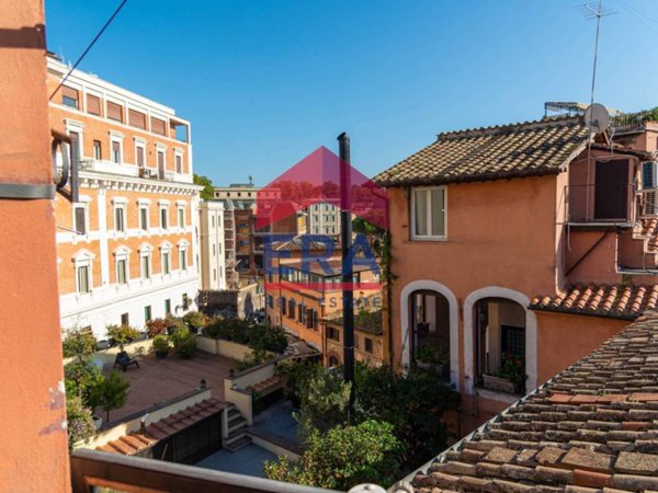 appartamento in vendita a Roma in zona Trastevere