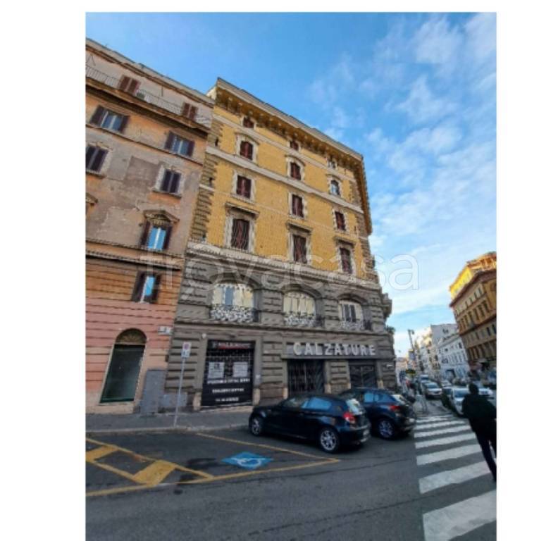 appartamento in vendita a Roma in zona Castro Pretorio