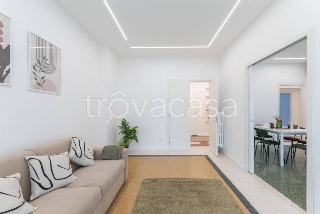 negozio in vendita a Roma in zona Della Vittoria