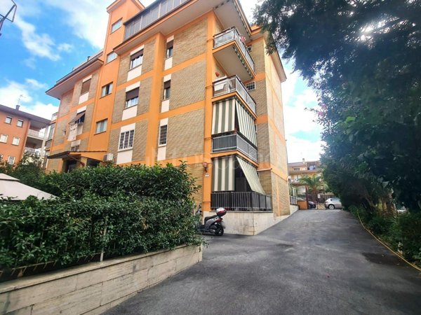casa indipendente in vendita a Roma
