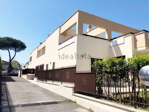 casa indipendente in vendita a Roma in zona Romanina