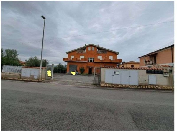appartamento in vendita a Roma in zona Infernetto