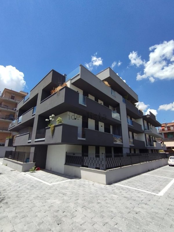 appartamento in vendita a Roma in zona Tor Bella Monaca