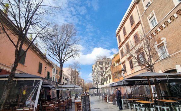 negozio in vendita a Roma in zona Collatino