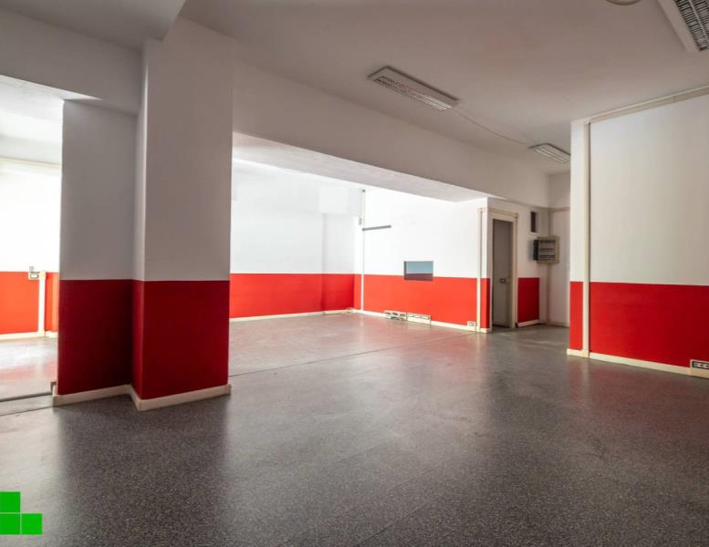locale commerciale in vendita a Roma in zona Collatino