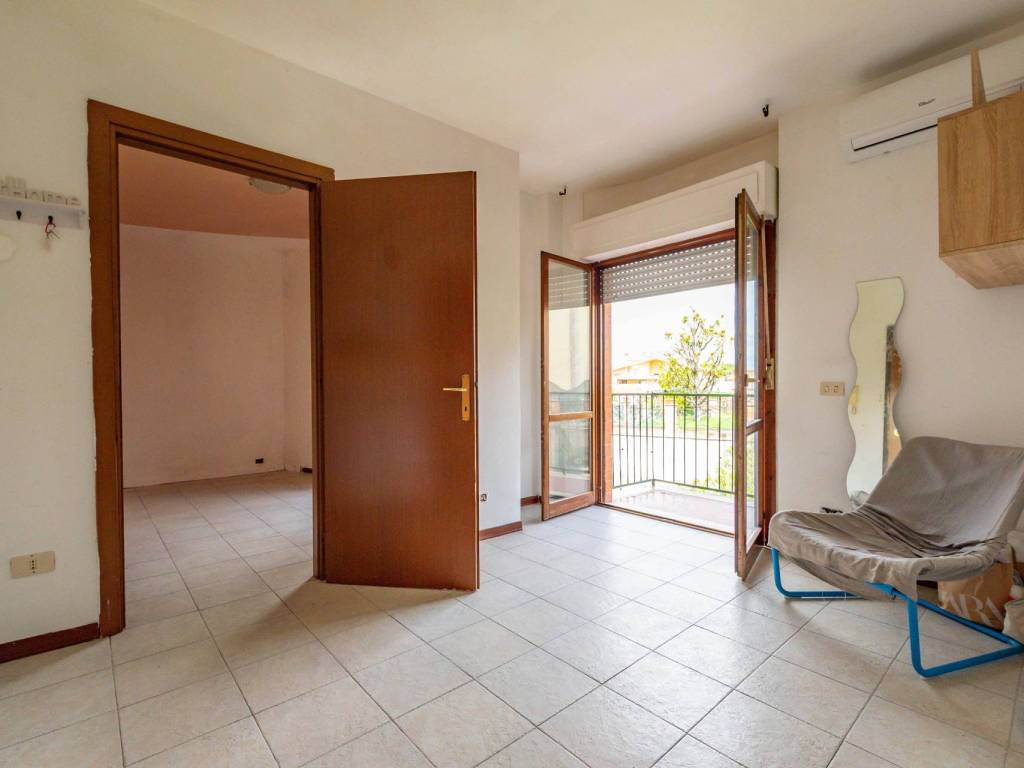 appartamento in vendita a Roma in zona Lunghezza
