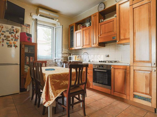 appartamento in vendita a Roma in zona Casalotti