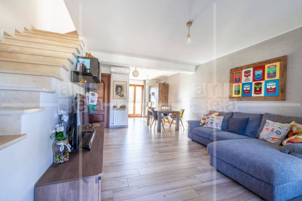 casa indipendente in vendita a Roma in zona Cinecittà