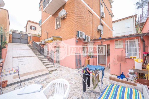 appartamento in vendita a Roma in zona Corviale