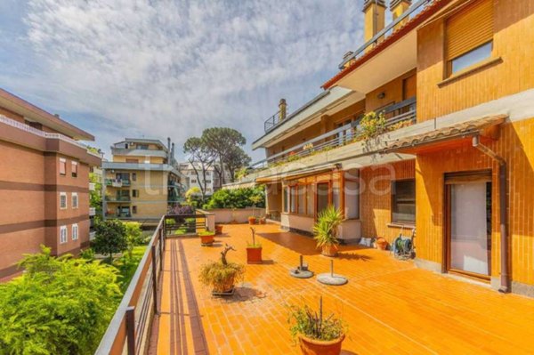appartamento in vendita a Roma in zona Grottarossa