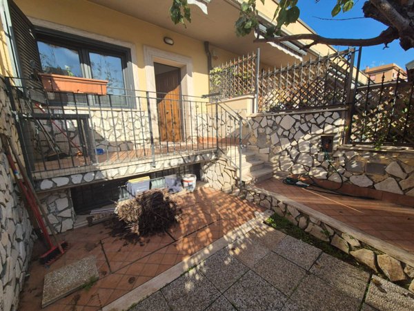 casa indipendente in vendita a Roma