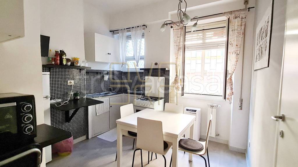 appartamento in vendita a Roma in zona Ostiense