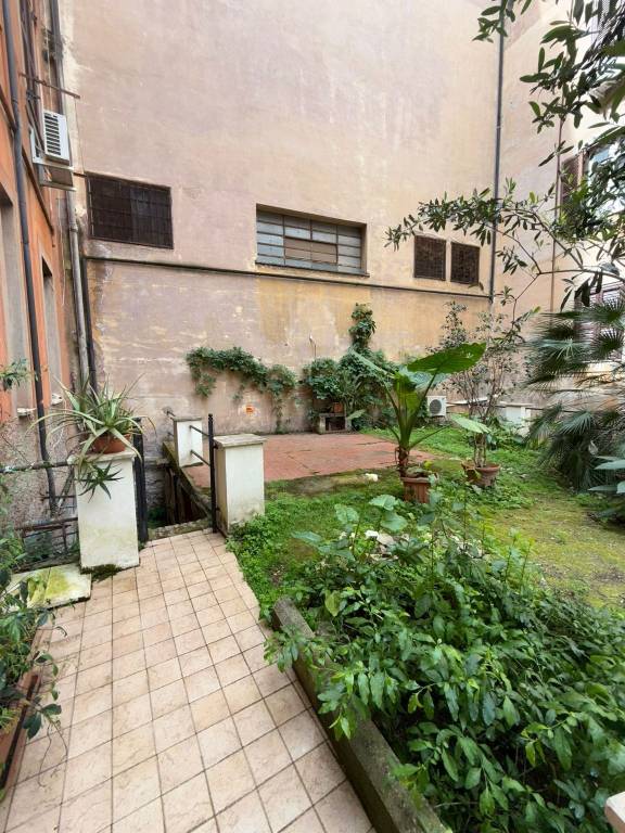 locale commerciale in vendita a Roma in zona Ostiense