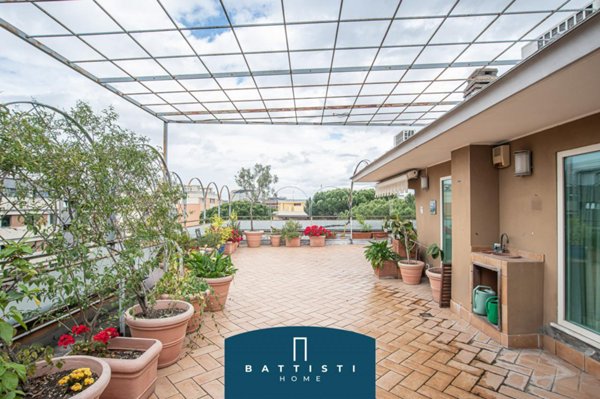 appartamento in vendita a Roma in zona EUR