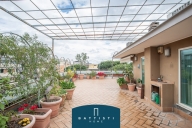 appartamento in vendita a Roma in zona EUR