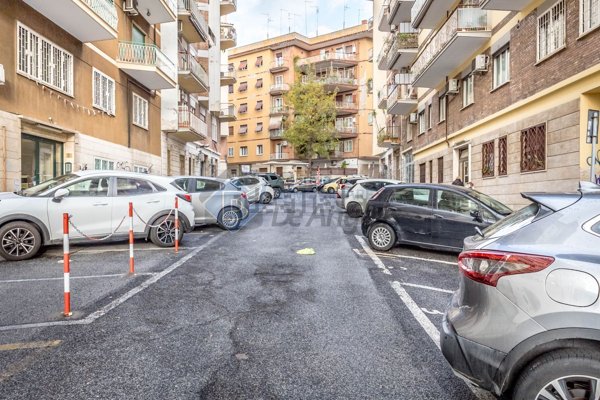 appartamento in vendita a Roma in zona Tuscolano
