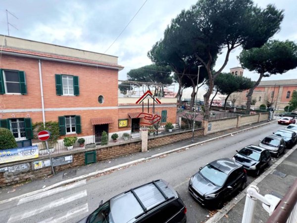 appartamento in vendita a Roma in zona Acilia