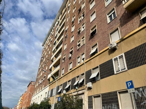 appartamento in vendita a Roma in zona Appio Latino