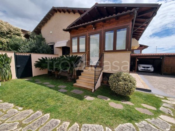 casa indipendente in vendita a Roma in zona Dragona/Bagnoletto