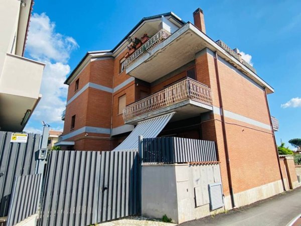 appartamento in vendita a Roma in zona Romanina