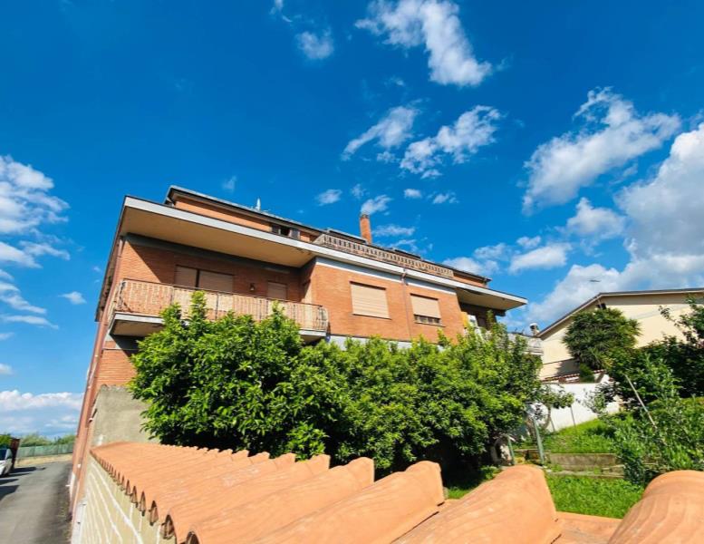 appartamento in vendita a Roma in zona Casal Morena