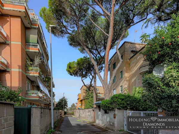 appartamento in vendita a Roma in zona Gianicolense