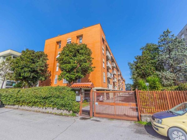 appartamento in vendita a Roma in zona Torre Angela