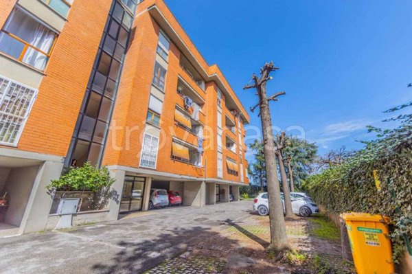 appartamento in vendita a Roma in zona Torre Angela